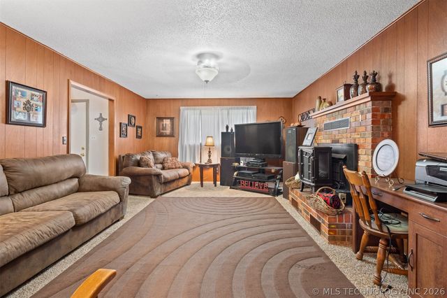 901 E 6th Street, Sulphur, OK 73086