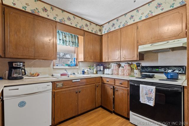 901 E 6th Street, Sulphur, OK 73086