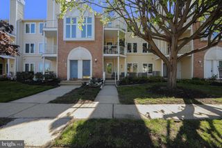 52 NATALIE CT #303, Levittown, PA 19057