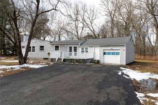 107 Oakridge Road, Hopewell Junction, NY 12533