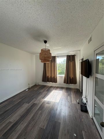 8207 San Carlos Circle 8207, Tamarac, FL 33321