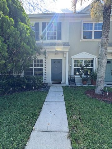 8207 San Carlos Circle 8207, Tamarac, FL 33321