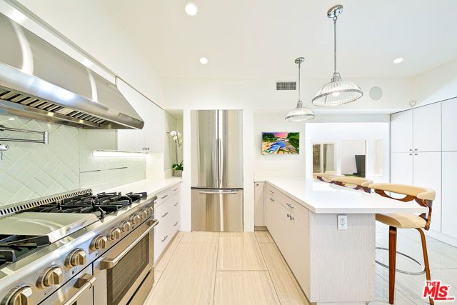 703 N Maple Drive, Beverly Hills, CA 90210