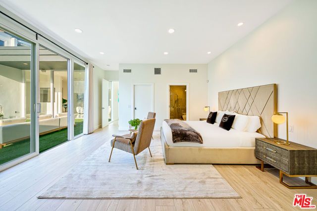 703 N Maple Drive, Beverly Hills, CA 90210