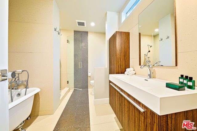 703 N Maple Drive, Beverly Hills, CA 90210