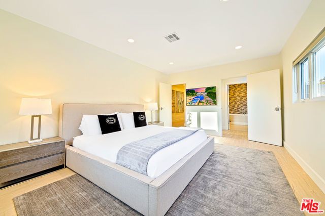 703 N Maple Drive, Beverly Hills, CA 90210