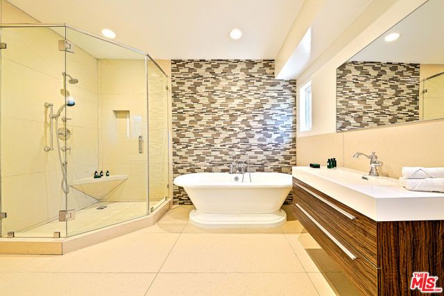 703 N Maple Drive, Beverly Hills, CA 90210