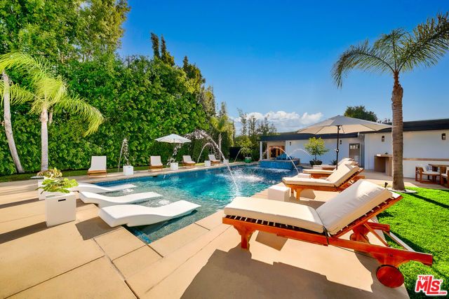 703 N Maple Drive, Beverly Hills, CA 90210