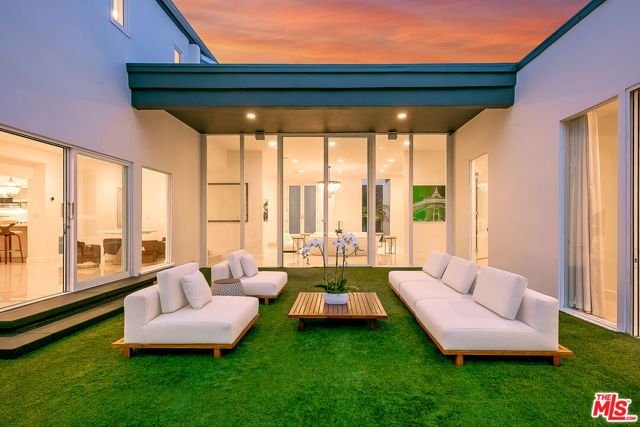 703 N Maple Drive, Beverly Hills, CA 90210