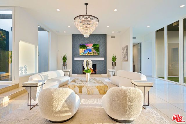 703 N Maple Drive, Beverly Hills, CA 90210