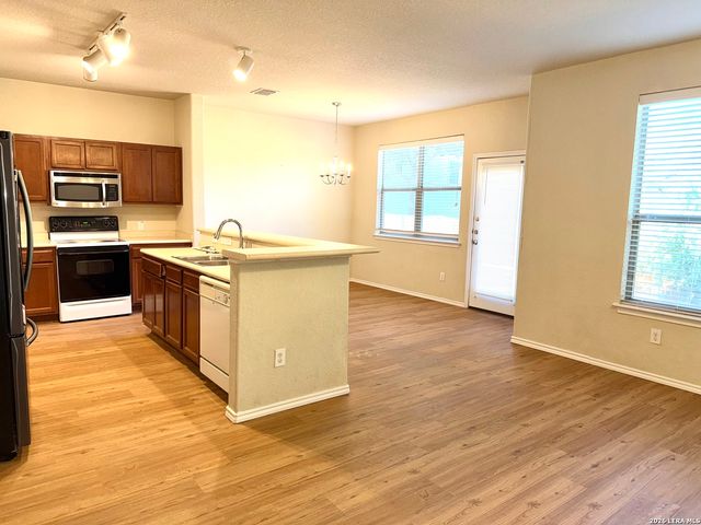 8531 Pecan Cross, San Antonio, TX 78240