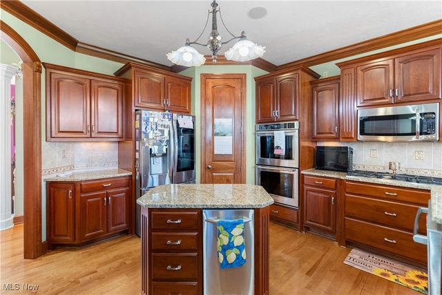 3495 Chadwick Drive, Uniontown, OH 44685