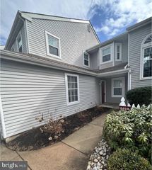 649-A ROSE HOLLOW DR #A, Yardley, PA 19067