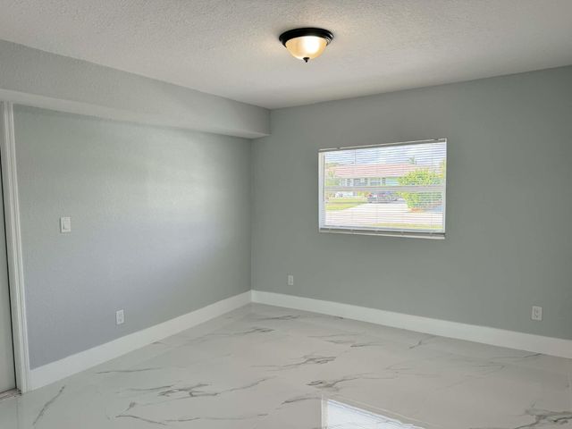 4318 Crestdale Street, Palm Beach Gardens, FL 33410