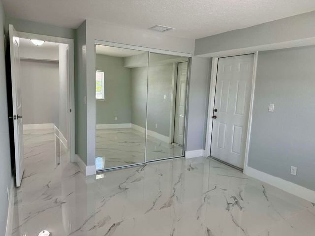 4318 Crestdale Street, Palm Beach Gardens, FL 33410