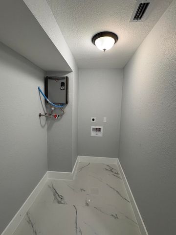 4318 Crestdale Street, Palm Beach Gardens, FL 33410