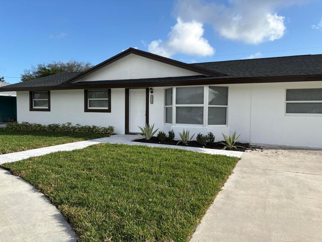 4318 Crestdale Street, Palm Beach Gardens, FL 33410