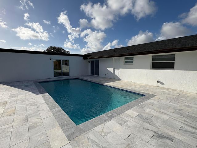 4318 Crestdale Street, Palm Beach Gardens, FL 33410