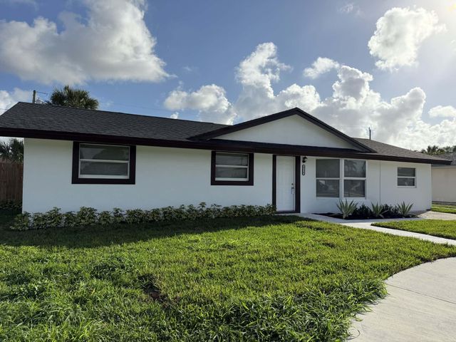 4318 Crestdale Street, Palm Beach Gardens, FL 33410