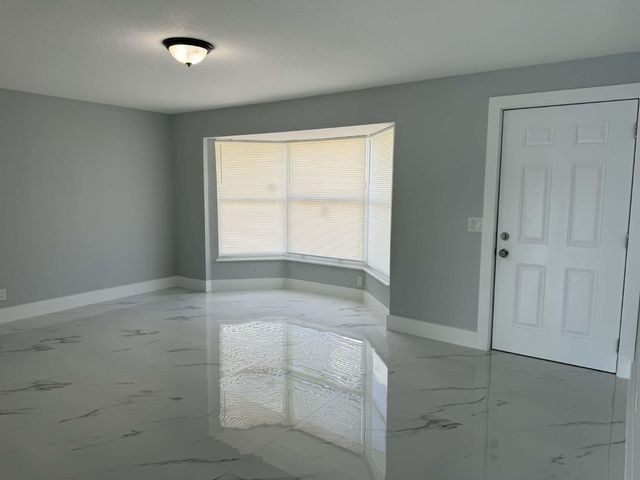 4318 Crestdale Street, Palm Beach Gardens, FL 33410