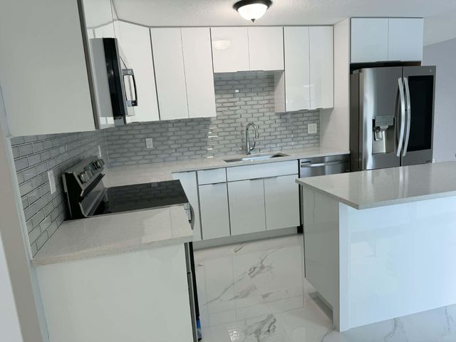 4318 Crestdale Street, Palm Beach Gardens, FL 33410