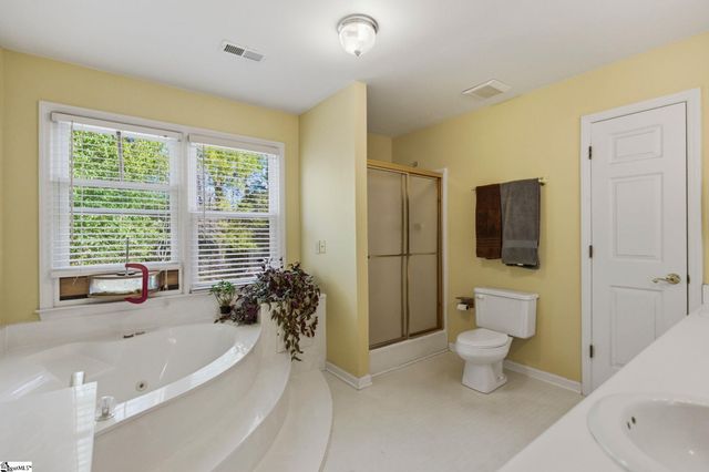 352 Round Ridge Road, Spartanburg, SC 29302