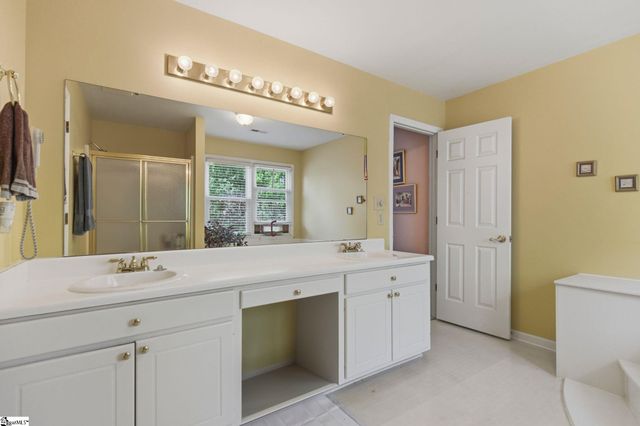 352 Round Ridge Road, Spartanburg, SC 29302