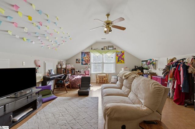 352 Round Ridge Road, Spartanburg, SC 29302