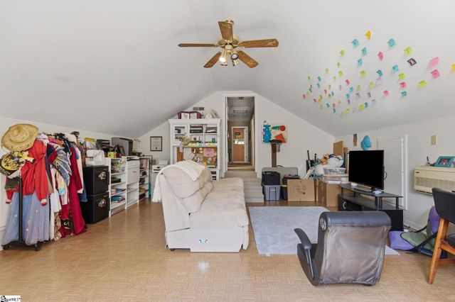 352 Round Ridge Road, Spartanburg, SC 29302