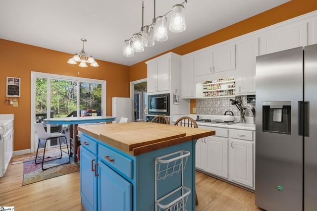 352 Round Ridge Road, Spartanburg, SC 29302