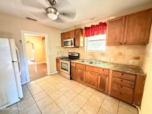 6819 N PEARL Street, Jacksonville, FL 32208