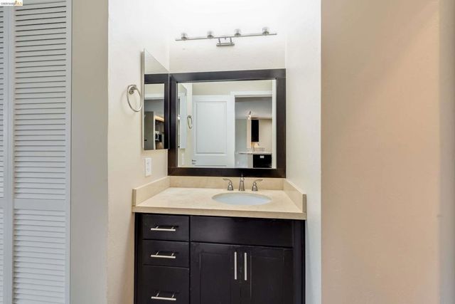 6400 Christie Ave 3322, Emeryville, CA 94608