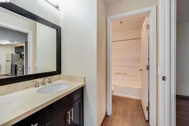 6400 Christie Ave 3322, Emeryville, CA 94608