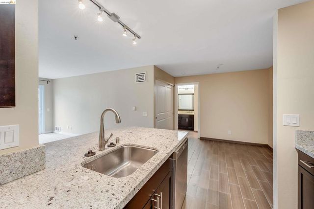 6400 Christie Ave 3322, Emeryville, CA 94608
