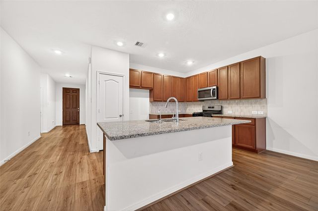 12602 Blue Jay Cove Lane, Houston, TX 77044