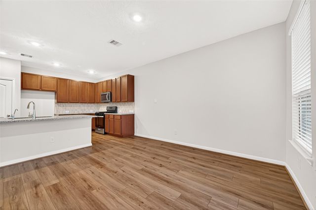 12602 Blue Jay Cove Lane, Houston, TX 77044