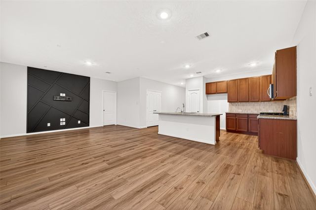 12602 Blue Jay Cove Lane, Houston, TX 77044