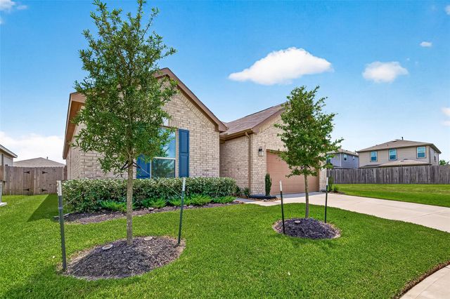 12602 Blue Jay Cove Lane, Houston, TX 77044