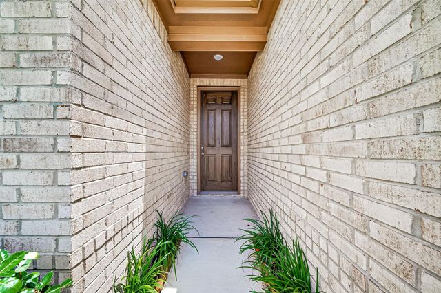 12602 Blue Jay Cove Lane, Houston, TX 77044