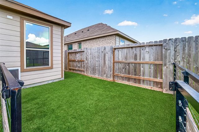 12602 Blue Jay Cove Lane, Houston, TX 77044