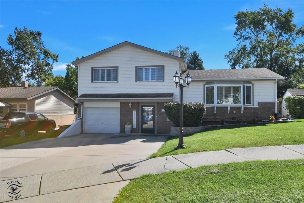 9101 Elm Circle, Hickory Hills, IL 60457 — exterior