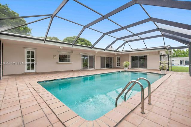 8010 SW 139th Ter, Palmetto Bay, FL 33158