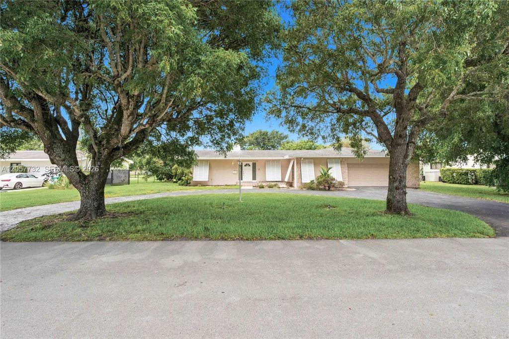 8010 SW 139th Ter, Palmetto Bay, FL 33158