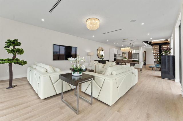 1103 NE 16th Avenue, Fort Lauderdale, FL 33304