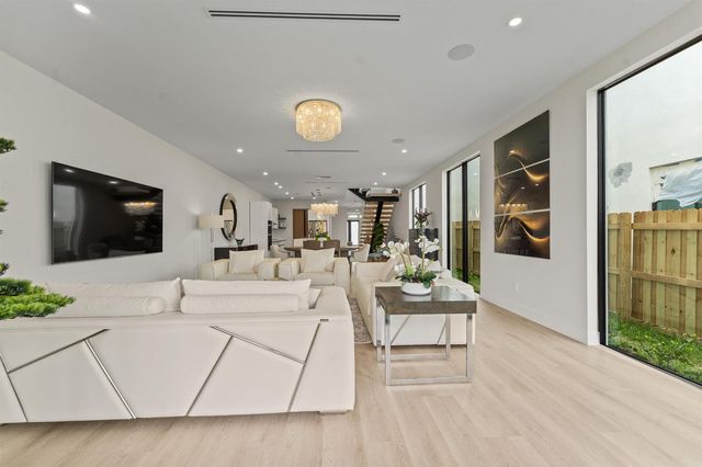 1103 NE 16th Avenue, Fort Lauderdale, FL 33304