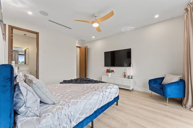 1103 NE 16th Avenue, Fort Lauderdale, FL 33304
