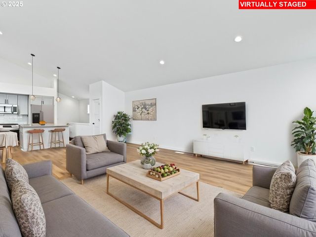 41920 DESCHUTES Ave, Sandy, OR 97055