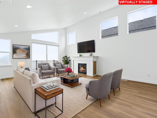 41920 DESCHUTES Ave, Sandy, OR 97055