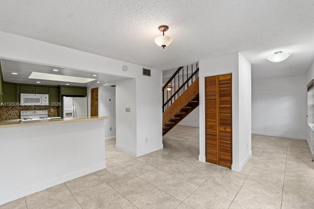 7064 SW 114th Pl B, Miami, FL 33173