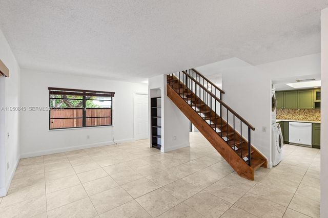 7064 SW 114th Pl B, Miami, FL 33173